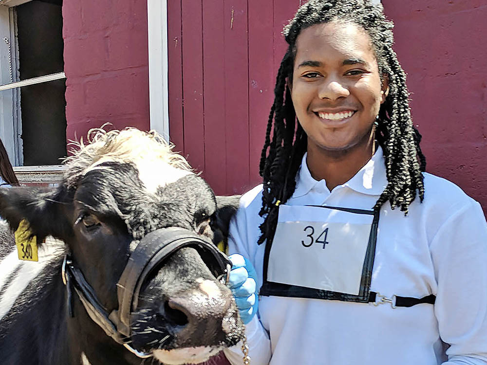 students with cow